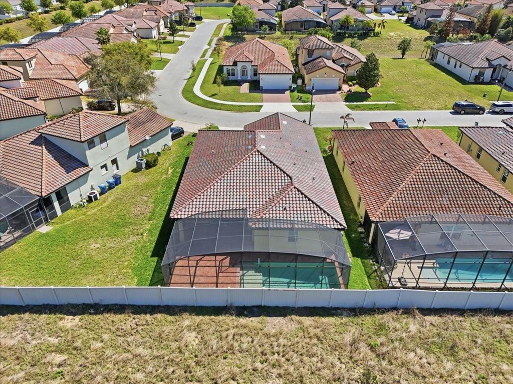 Image 3 of property listing at 363 VILLA SORRENTO CIRCLE, Haines City, FL 33844