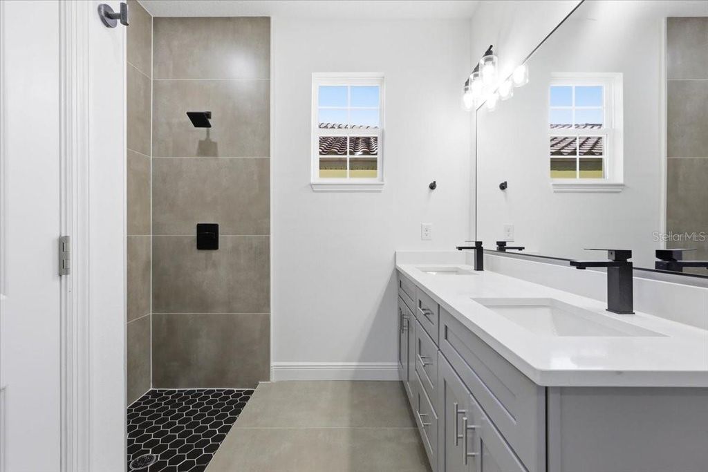 Image 22 of property listing at 363 VILLA SORRENTO CIRCLE, Haines City, FL 33844