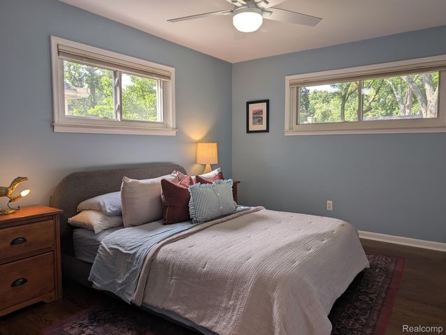 15669 Buckingham Avenue, Beverly Hills Village, MI 48025