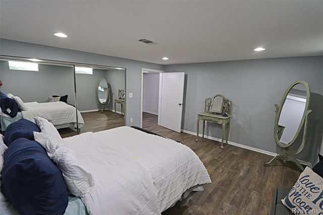 15669 Buckingham Avenue, Beverly Hills Village, MI 48025