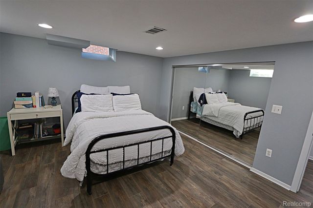 15669 Buckingham Avenue, Beverly Hills Village, MI 48025