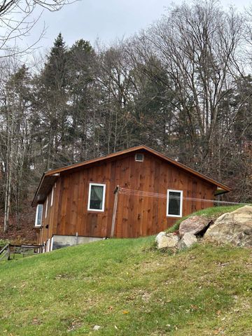 33 Williams Lane, Wolcott, VT 05680