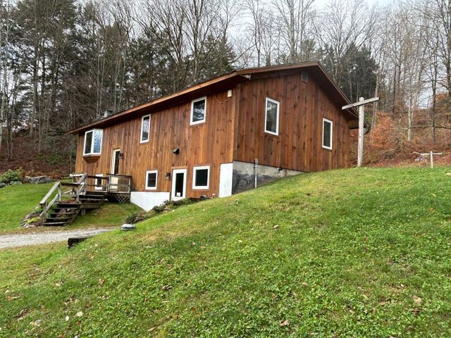 33 Williams Lane, Wolcott, VT 05680