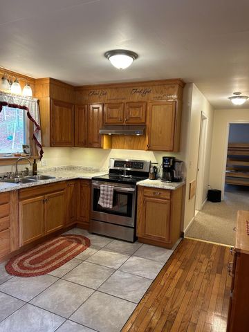 33 Williams Lane, Wolcott, VT 05680