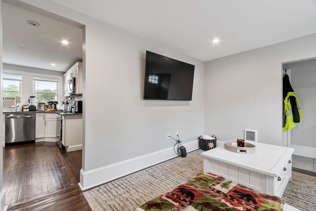11 Town Hill St 1, Quincy, MA 02169