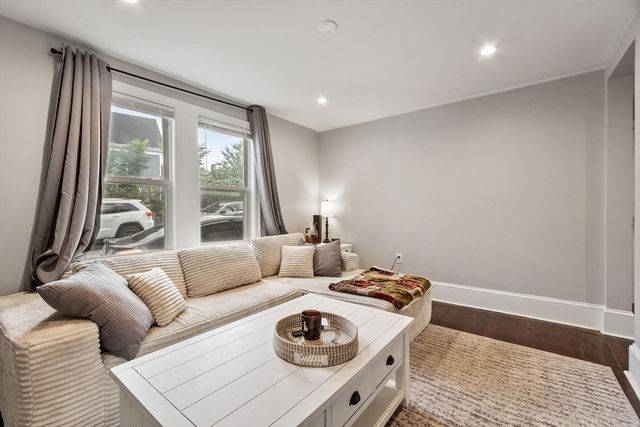 11 Town Hill St 1, Quincy, MA 02169