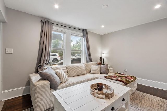 11 Town Hill St 1, Quincy, MA 02169