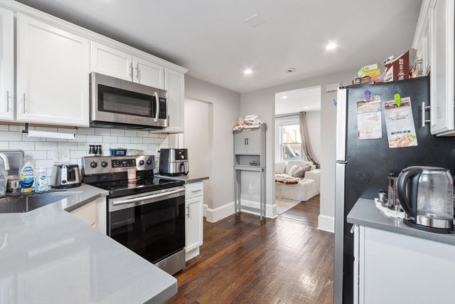 11 Town Hill St 1, Quincy, MA 02169