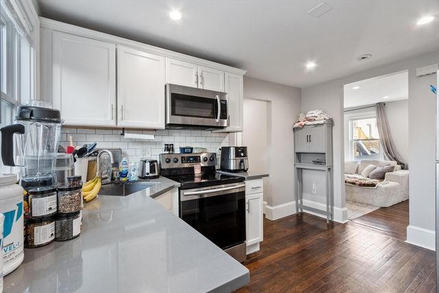 11 Town Hill St 1, Quincy, MA 02169