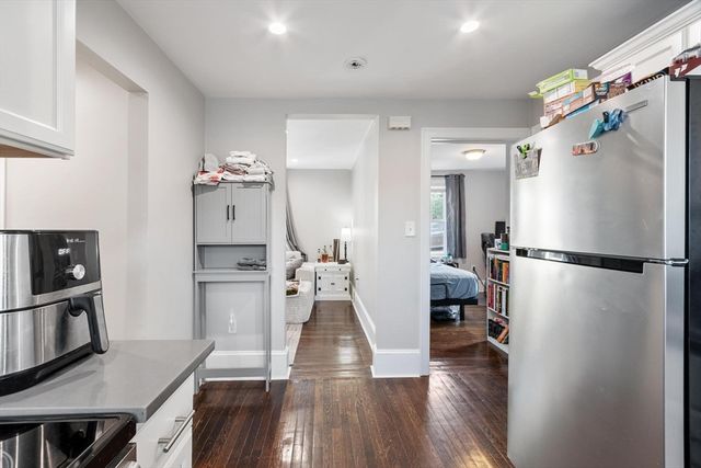 11 Town Hill St 1, Quincy, MA 02169