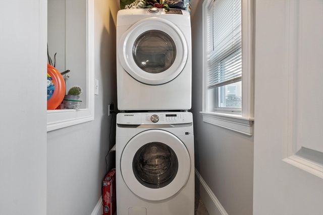 11 Town Hill St 1, Quincy, MA 02169
