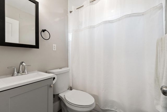11 Town Hill St 1, Quincy, MA 02169