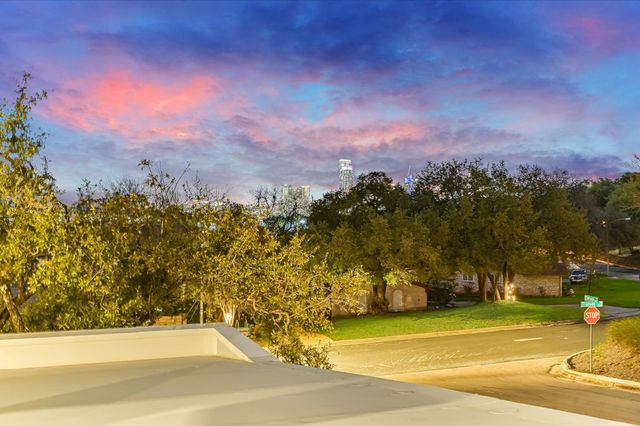 2401 Trailside DR B, Austin, TX 78704