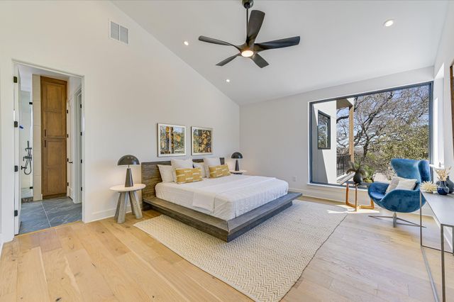 2401 Trailside DR B, Austin, TX 78704