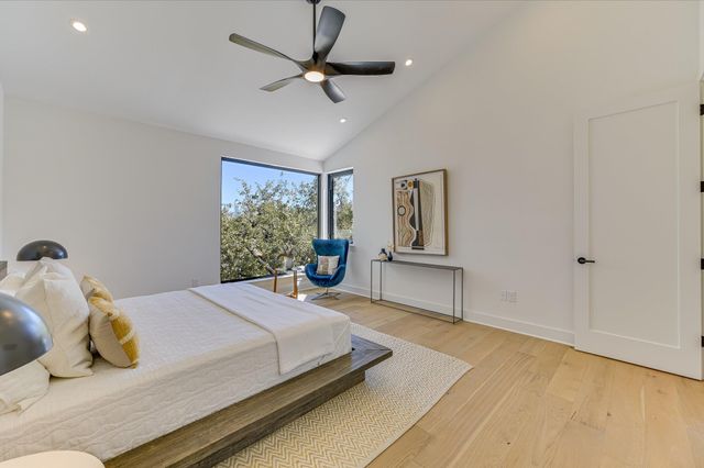 2401 Trailside DR B, Austin, TX 78704