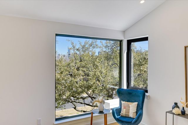 2401 Trailside DR B, Austin, TX 78704