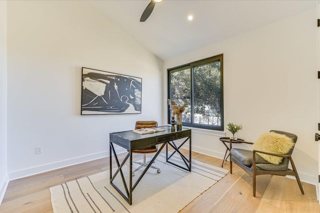 2401 Trailside DR B, Austin, TX 78704