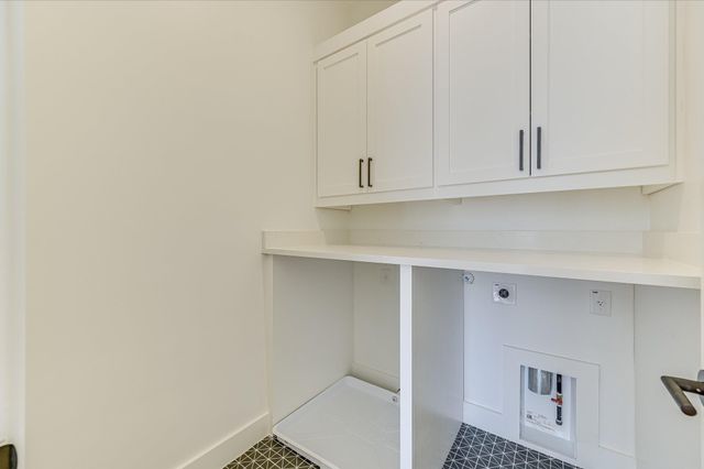 2401 Trailside DR B, Austin, TX 78704