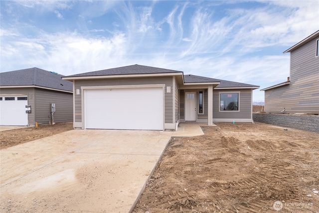 574 S Oasis Loop, East Wenatchee, WA 98802