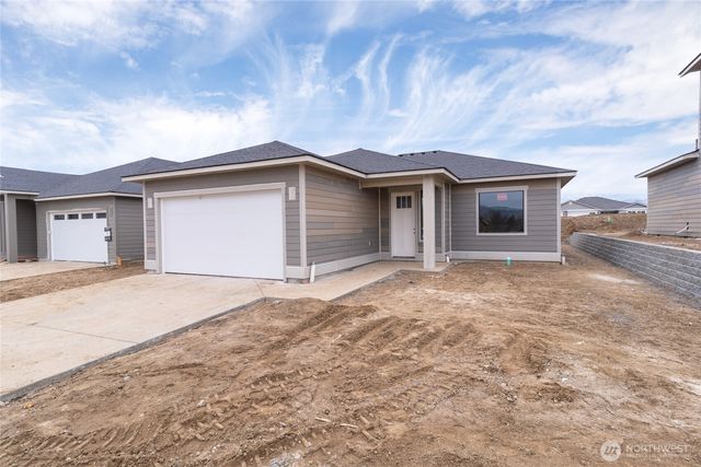 574 S Oasis Loop, East Wenatchee, WA 98802