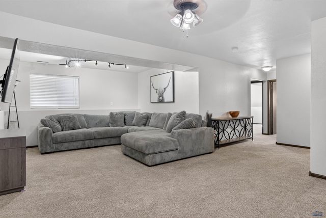 3573 WESSON RD, Rapid City, SD 57703