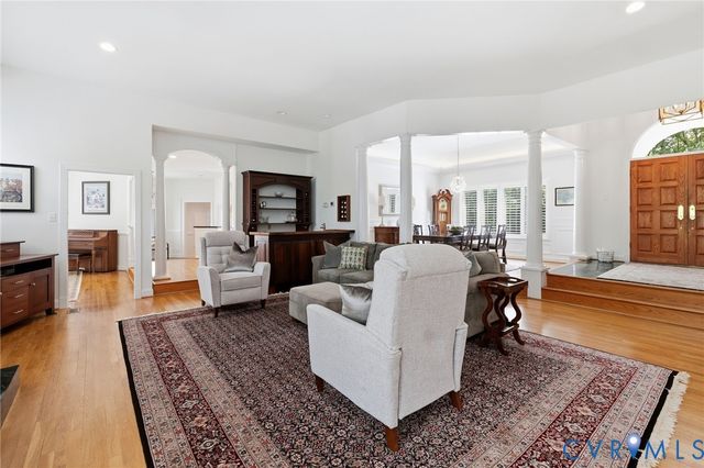 17 Quail Run Dr, Manakin Sabot, VA 23103