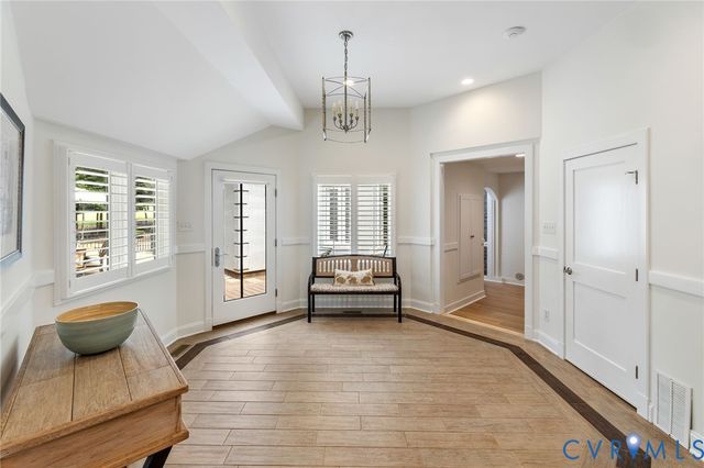 17 Quail Run Dr, Manakin Sabot, VA 23103