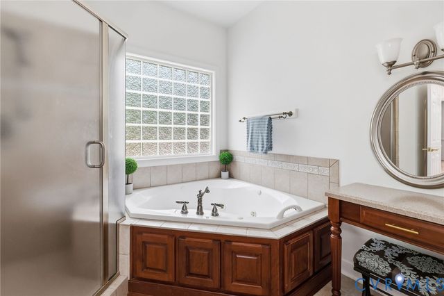 17 Quail Run Dr, Manakin Sabot, VA 23103