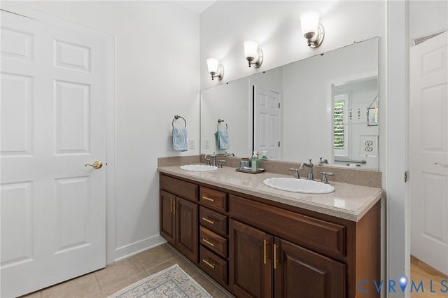 17 Quail Run Dr, Manakin Sabot, VA 23103