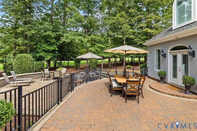 17 Quail Run Dr, Manakin Sabot, VA 23103