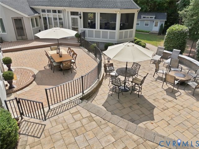 17 Quail Run Dr, Manakin Sabot, VA 23103