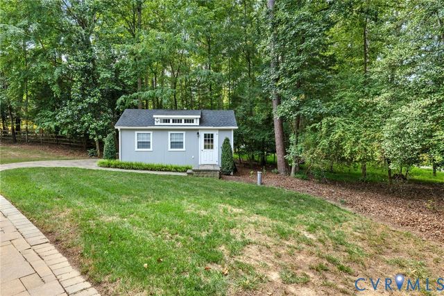 17 Quail Run Dr, Manakin Sabot, VA 23103