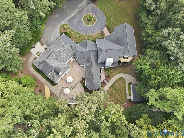 17 Quail Run Dr, Manakin Sabot, VA 23103