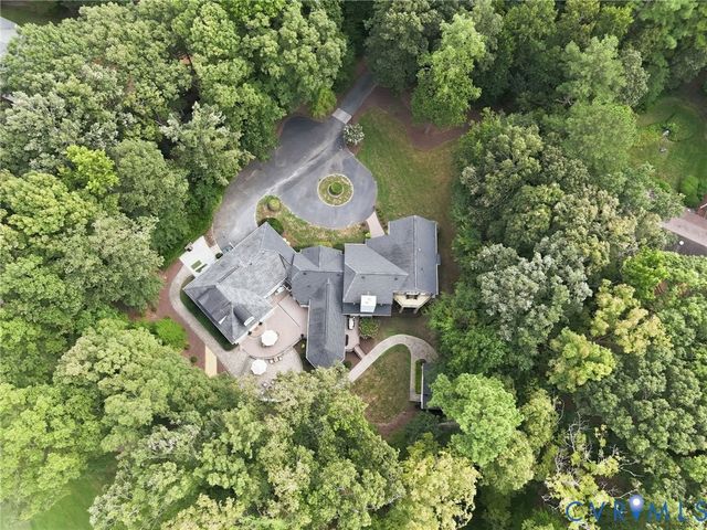 17 Quail Run Dr, Manakin Sabot, VA 23103