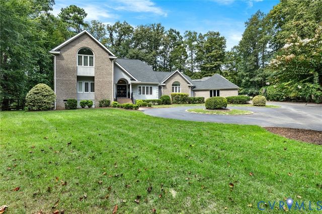 17 Quail Run Dr, Manakin Sabot, VA 23103