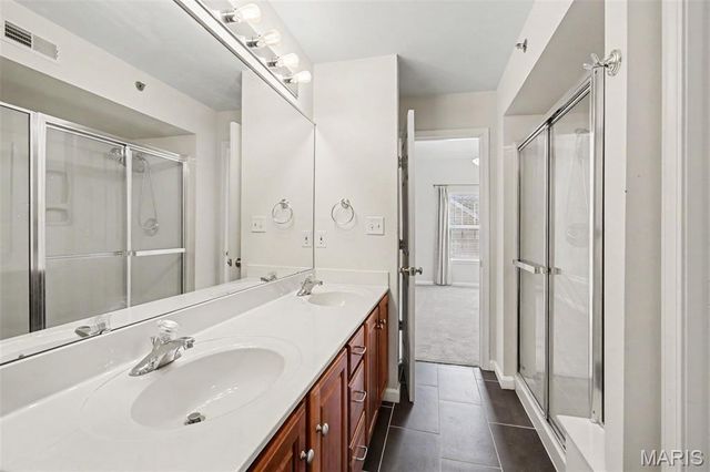 1141 Arbor Creek Drive 3B, St Louis, MO 63122