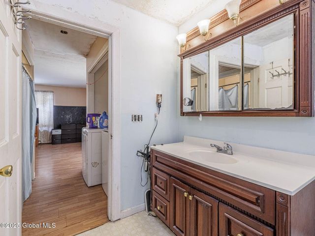 1769 Route 51, New Baltimore, NY 12087