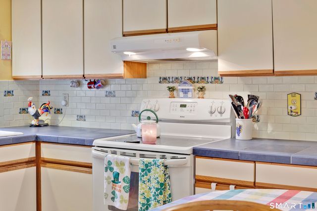 260 Brittany Farms Road APT B, New Britain, CT 06053