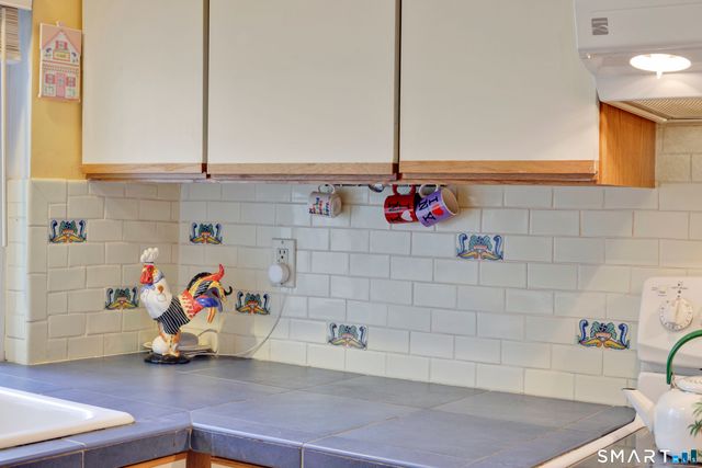 260 Brittany Farms Road APT B, New Britain, CT 06053