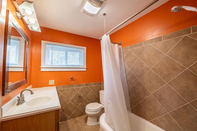 809 Richards AVENUE, Watertown, WI 53094