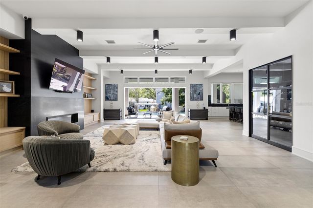 4924 W SAN RAFAEL STREET, Tampa, FL 33629