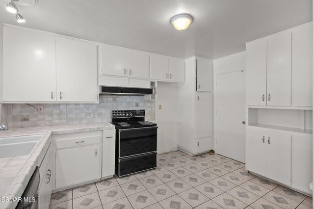 1654 Edgewater Lane, Camarillo, CA 93010