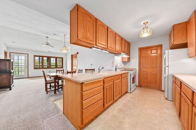 2142 Chateau COURT #308-2, Grafton, WI 53024