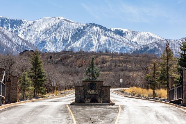 806 S SUMMIT CREEK DR, Woodland Hills, UT 84653
