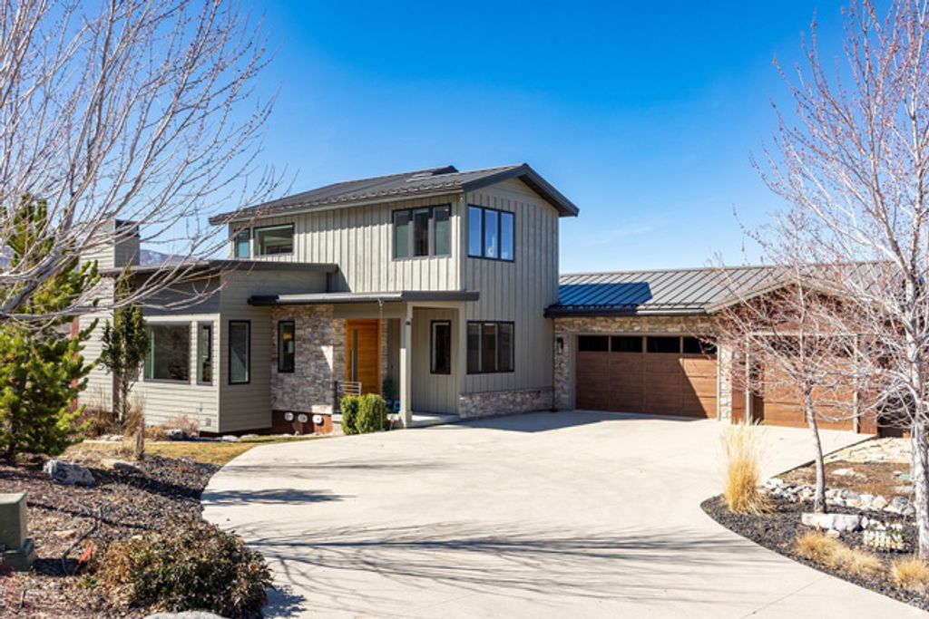 806 S SUMMIT CREEK DR, Woodland Hills, UT 84653