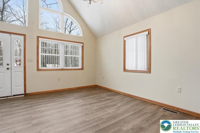 102 Chitimacha Drive, Coolbaugh Twp, PA 18347