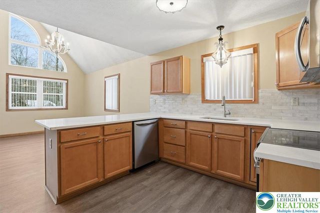 102 Chitimacha Drive, Coolbaugh Twp, PA 18347