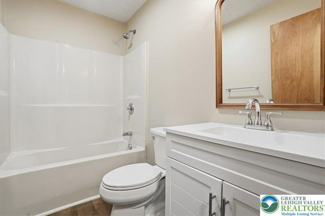 102 Chitimacha Drive, Coolbaugh Twp, PA 18347