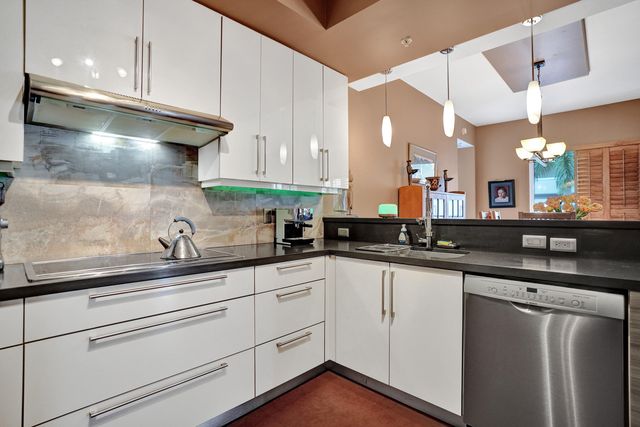 2617 NE 14th Avenue 304, Wilton Manors, FL 33334