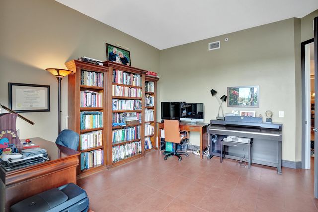 2617 NE 14th Avenue 304, Wilton Manors, FL 33334